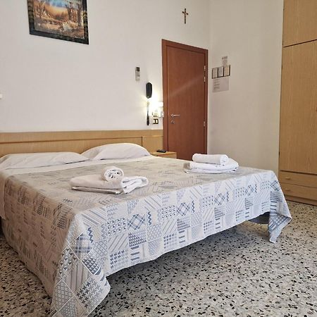 רימיני Hotel Annamare מראה חיצוני תמונה