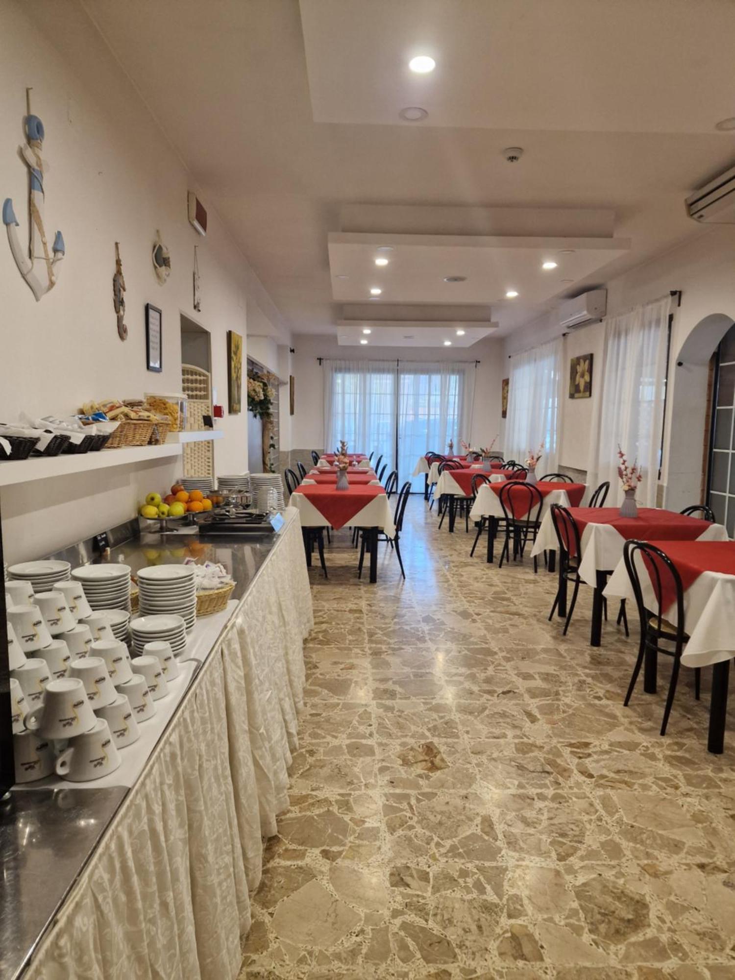 רימיני Hotel Annamare מראה חיצוני תמונה