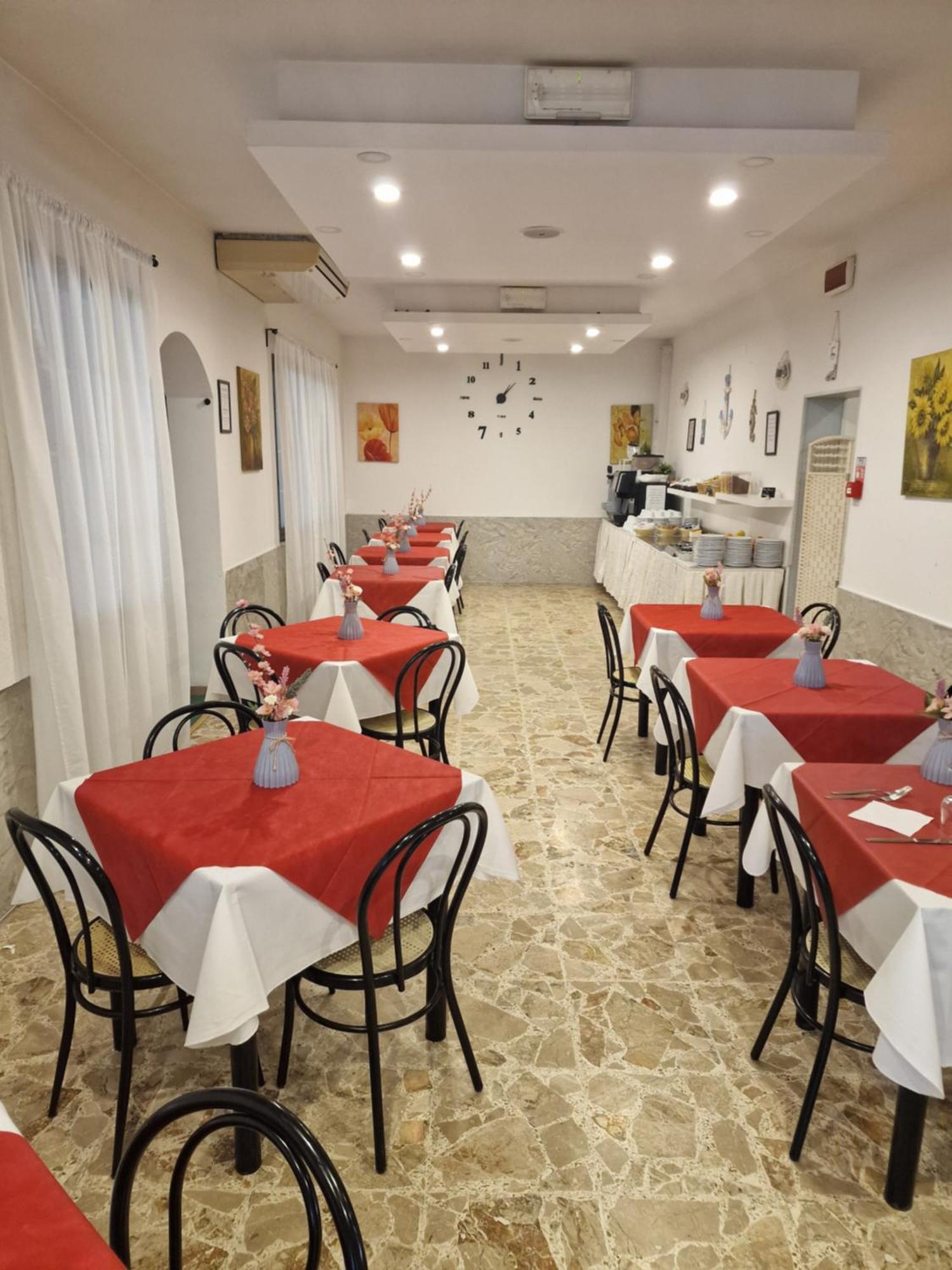 רימיני Hotel Annamare מראה חיצוני תמונה