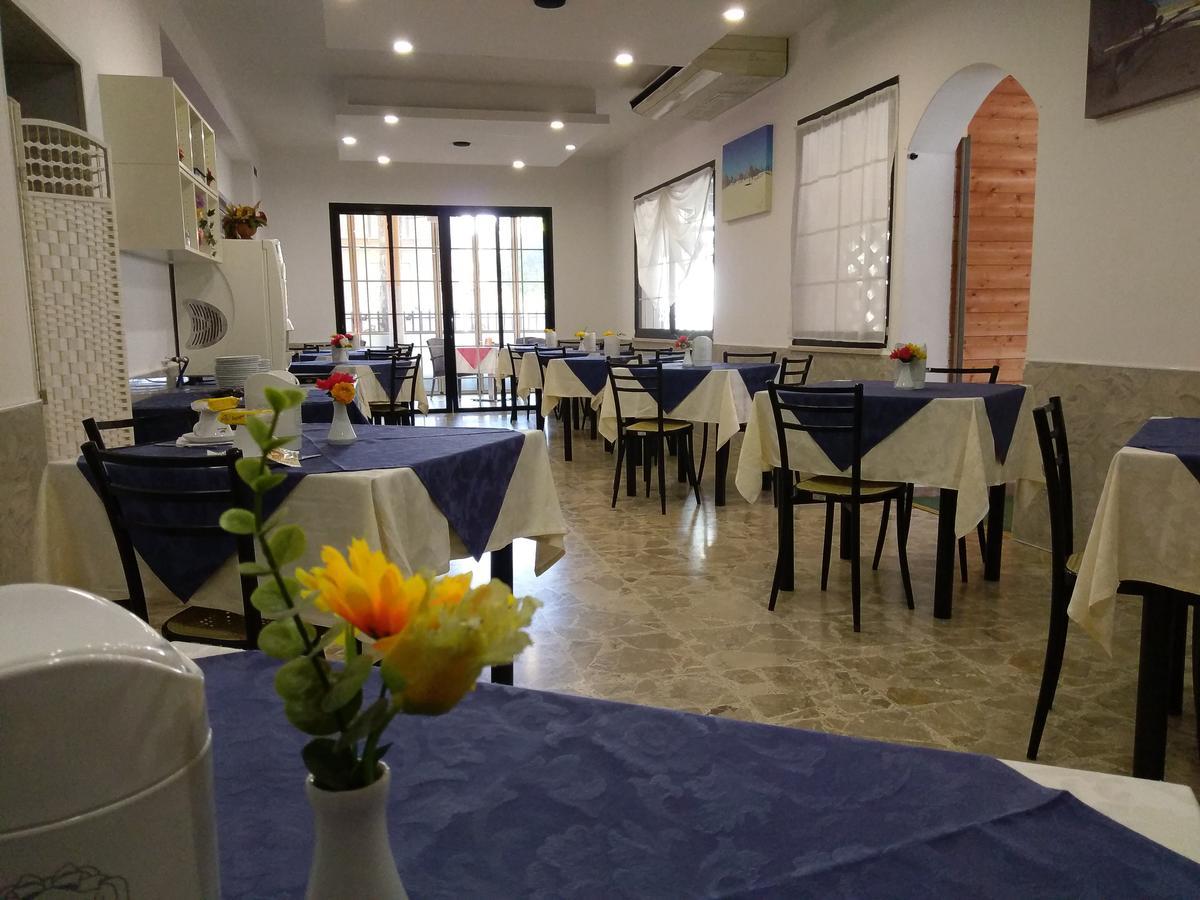 רימיני Hotel Annamare מראה חיצוני תמונה