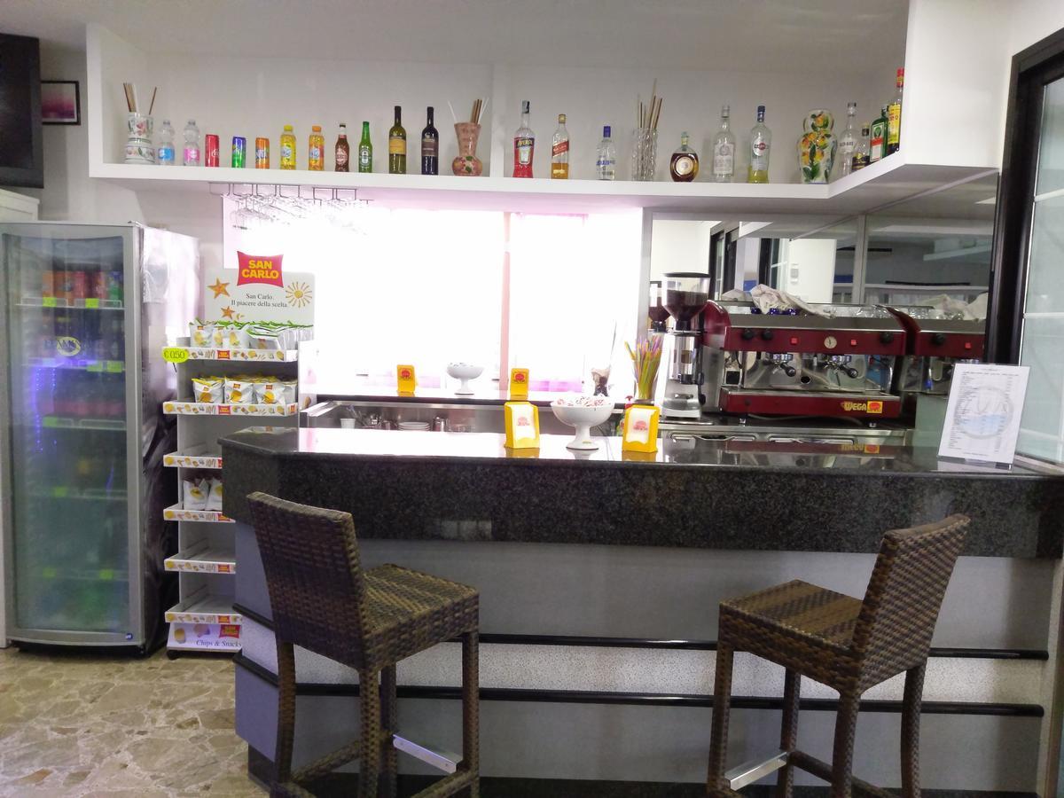 רימיני Hotel Annamare מראה חיצוני תמונה